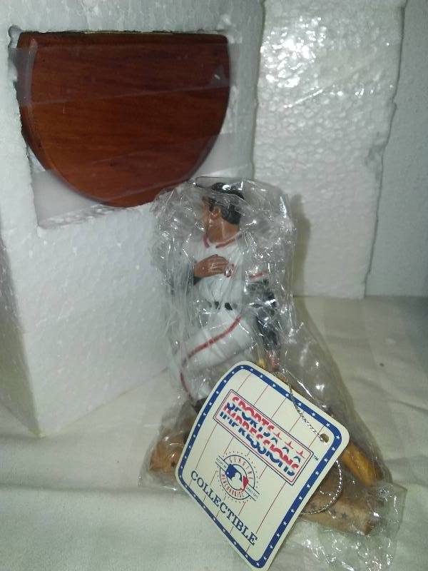 Willie Mays Legendary Hitters Figurine