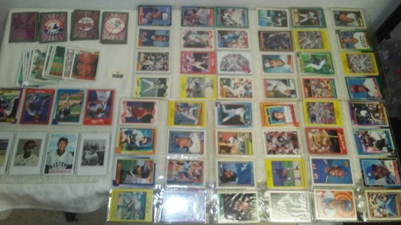 Sleeves of Superstars, 32 Chrome Team card Stickers, and 3D cards
