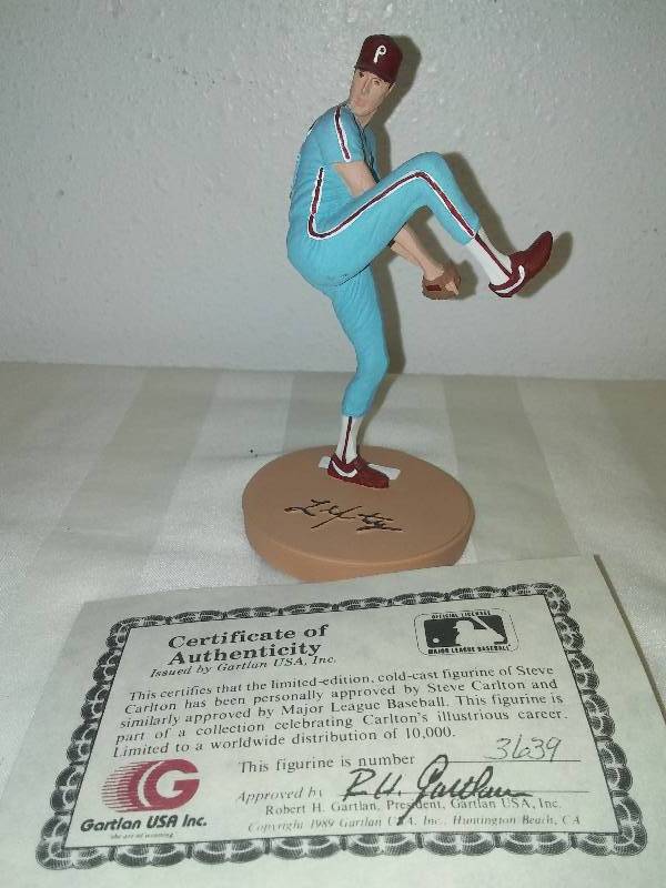 Steve Carlton Philadelphia Phillies MLB COA and Box. And Card