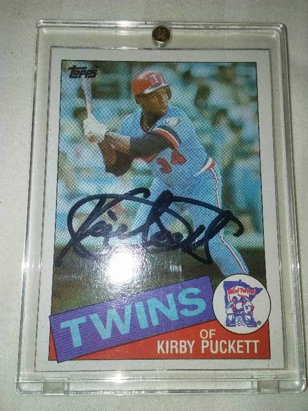 Kirby Puckett autographed Rookie Card, encased and perfect.