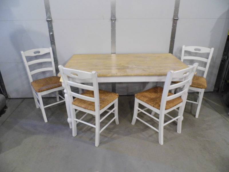 Table w Chairs