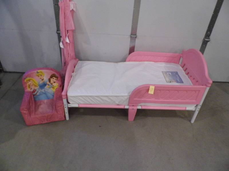 Toddler Bed - Chair
