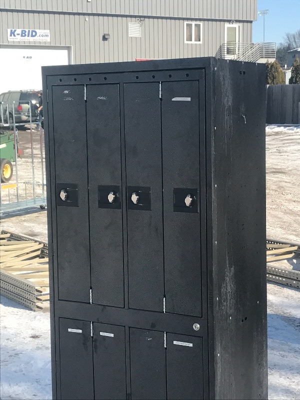 (1) Locker Unit
