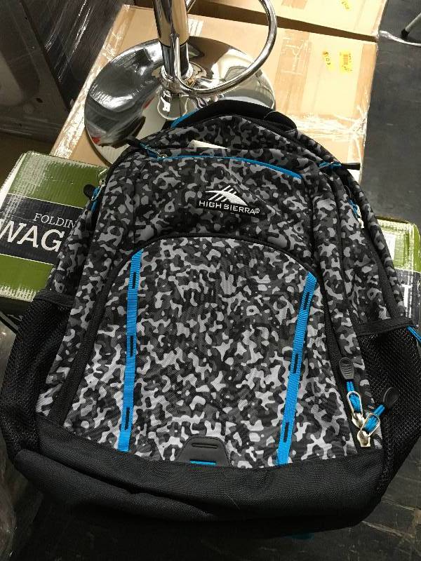 lot 353 image: HIGH SIERRA RIP RAP PACK, MSRP $19.99