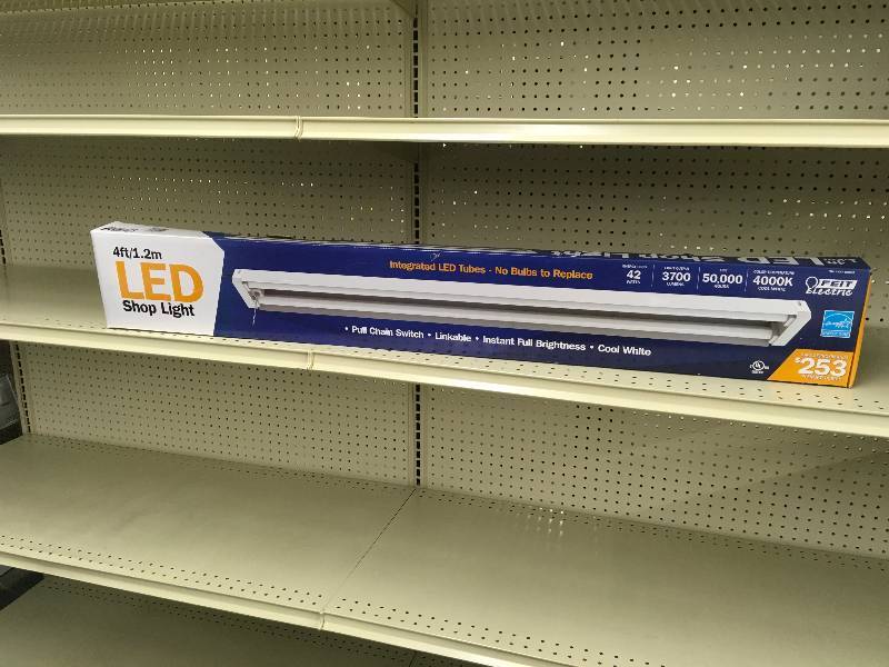 lot 329 image: FEIT LED LINKABLE SHOP, MSRP $29.99