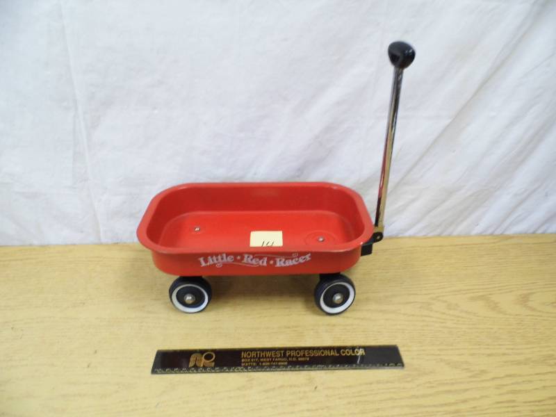 lot 14 image: Little Red Racer Toy Wagon