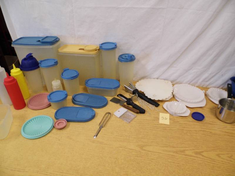 lot 26 image: Tupperware - Misc Kitchen