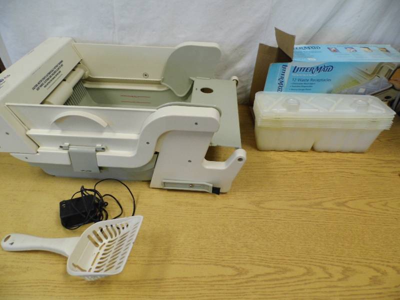 lot 28 image: Littermaid Plus