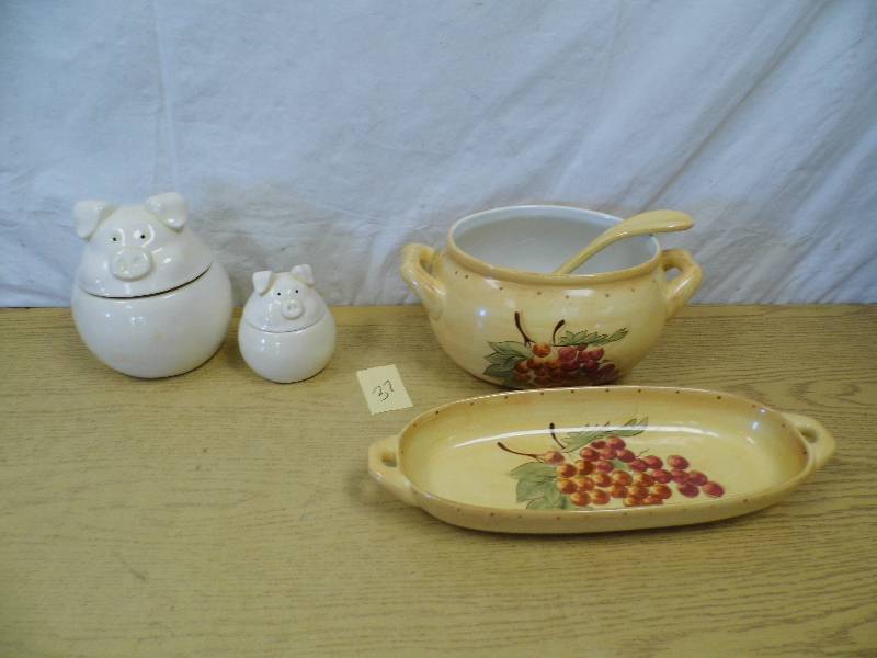 lot 37 image: Soup Tureen - Pig Cannisters