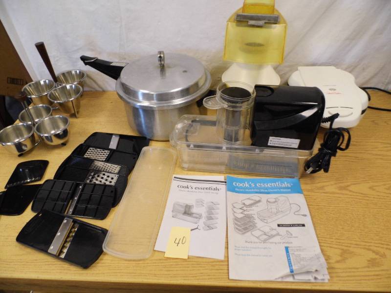 lot 40 image: Mandoline Slicer - Air Popper