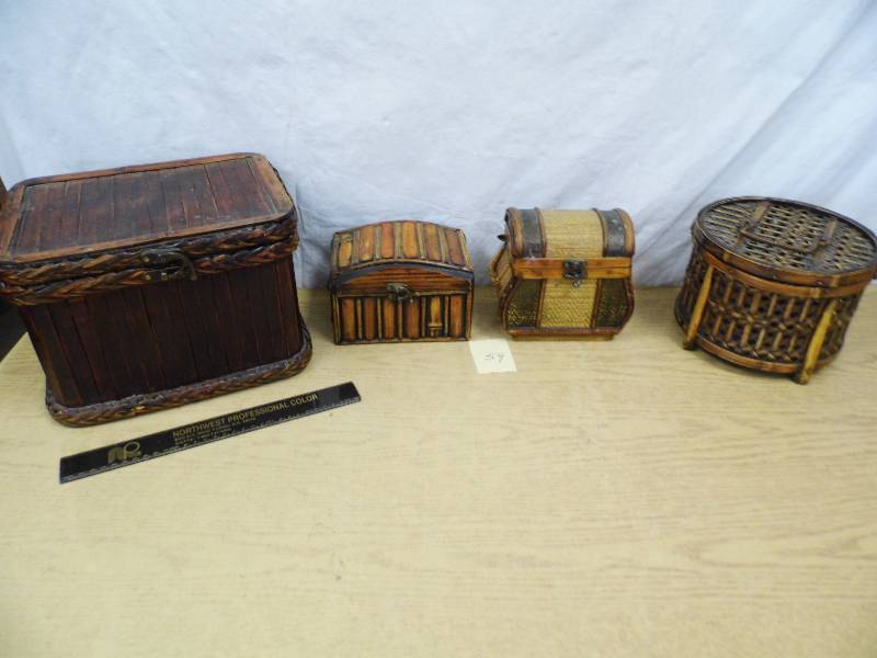 lot 59 image: Storage Dcor Containers