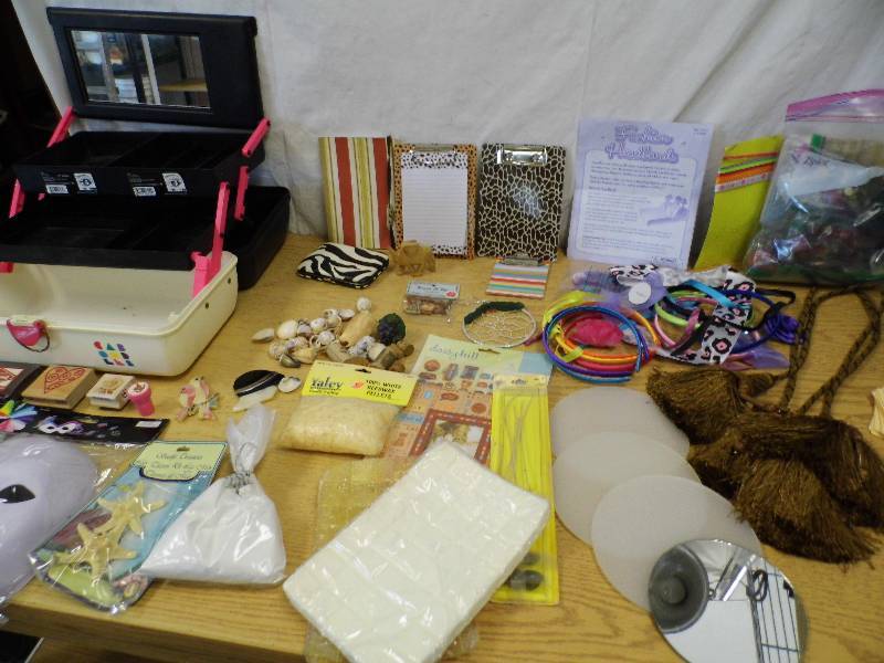 lot 64 image: Craft Items
