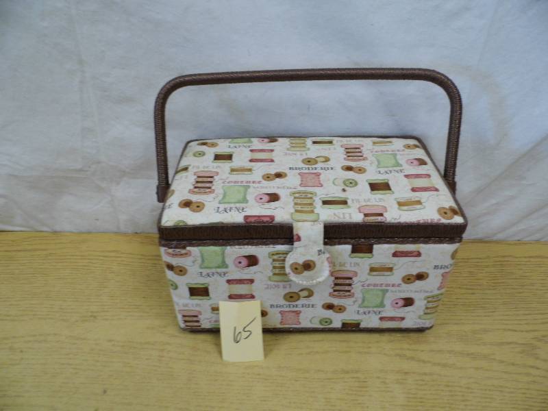 lot 65 image: Sewing Basket