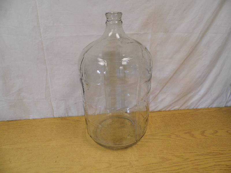 lot 68 image: Glass Jar