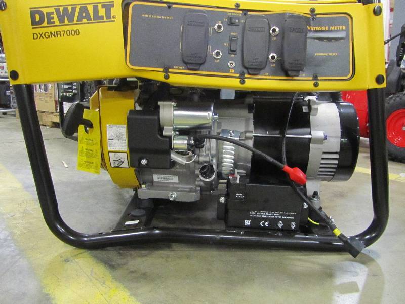 DEWALT 7 000 Watt Gasoline Powered Electric Start Portable