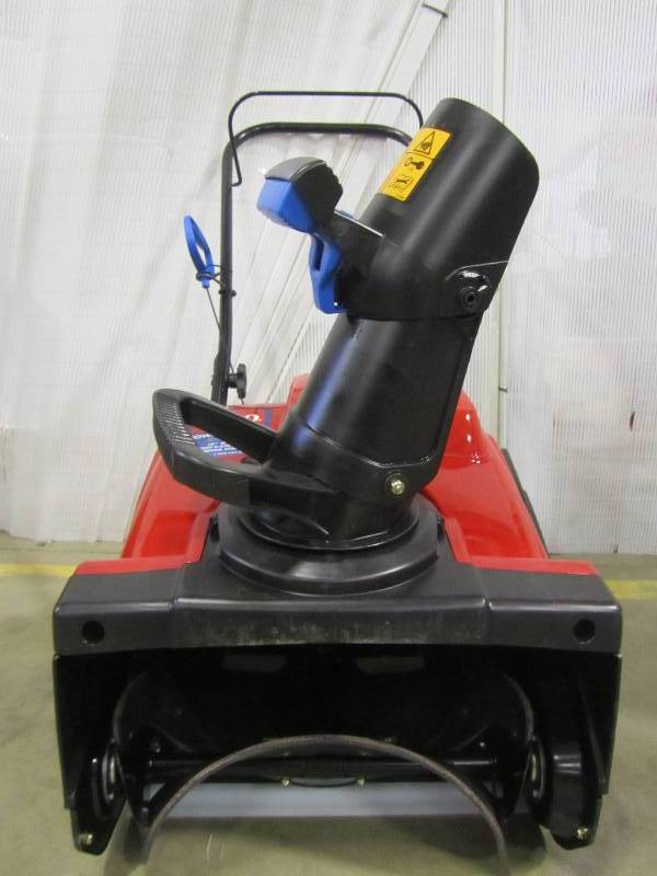 lot 2 image: Toro Power Clear 518 ZR 18 in. Single-Stage Gas Snow Blower