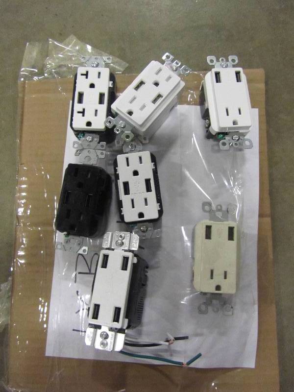 lot 72 image: 1 tote of outlets with usb ports