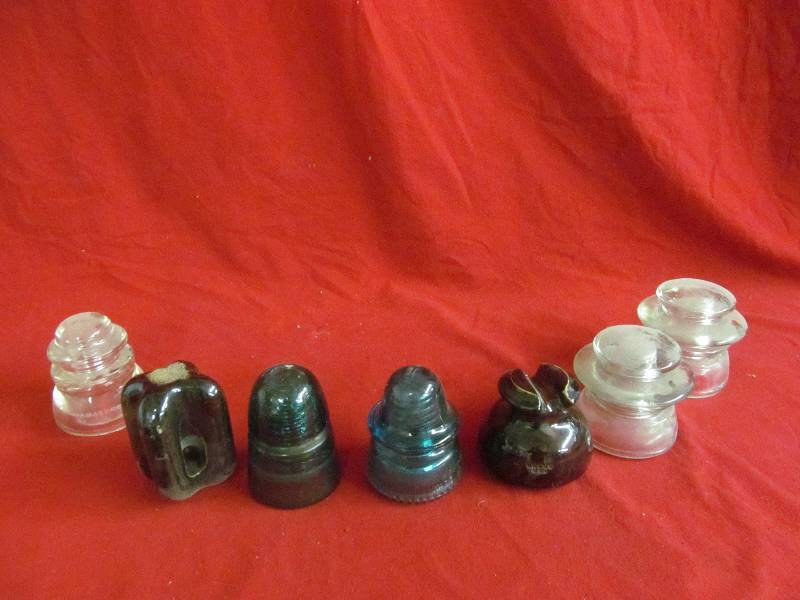 lot 3 image: vintage insulators