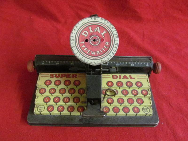 lot 6 image: vintage Marks toy typewriter