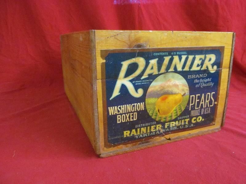 lot 11 image: Rainer Washington Pear crate