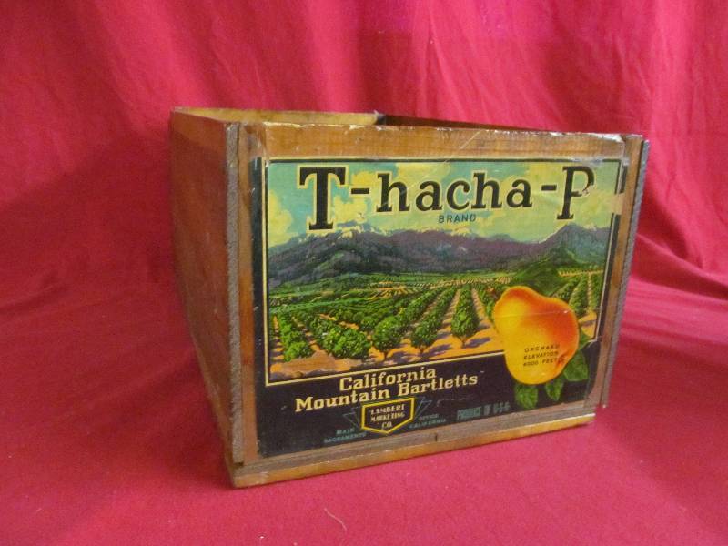 lot 13 image: T-hacha-P California Bartletts Pears crate