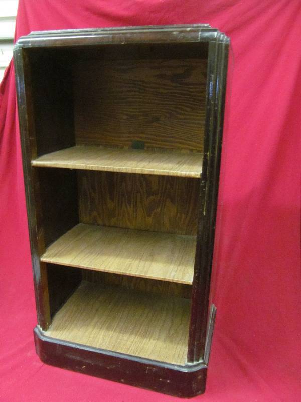 lot 46 image: Vintage radio cabinet repurposed to a book shelf