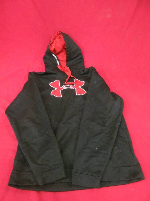 lot 64 image: Under Armour sweatshirt