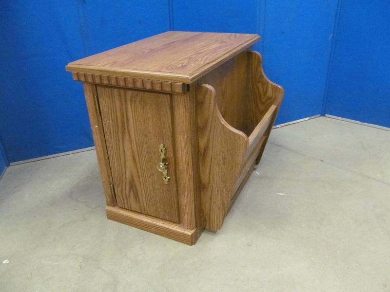 lot 133 image: end table