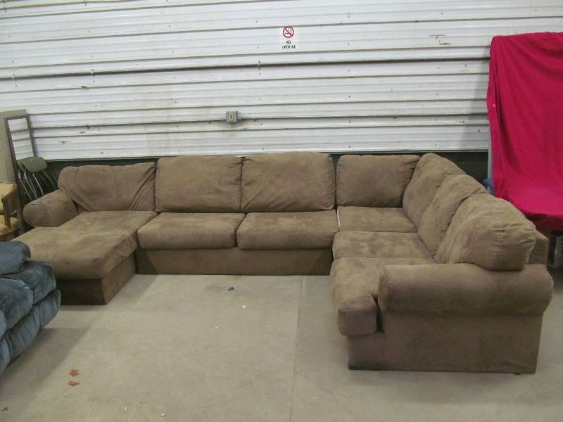 lot 139 image: sectional couch