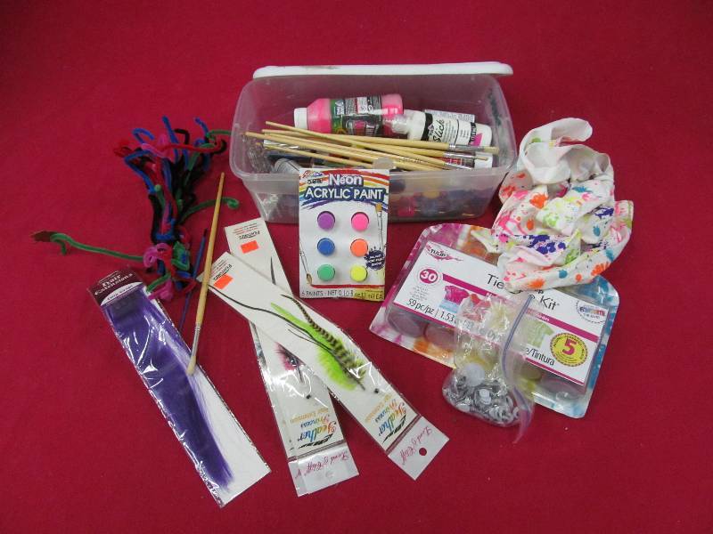 lot 155 image: craft items