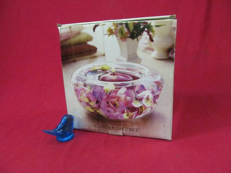 lot 172 image: glass bluebird, candle gift set
