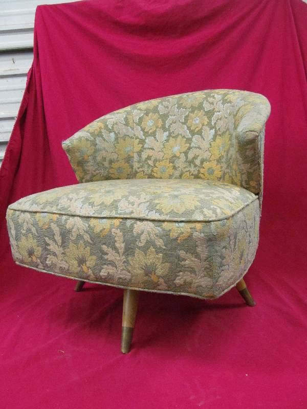 lot 199 image: vintage upholstered chair