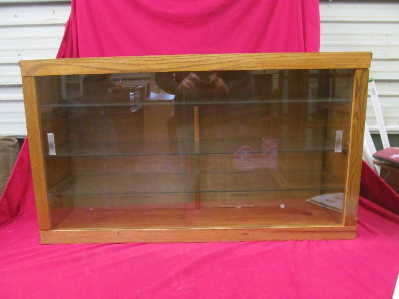 lot 204 image: display case