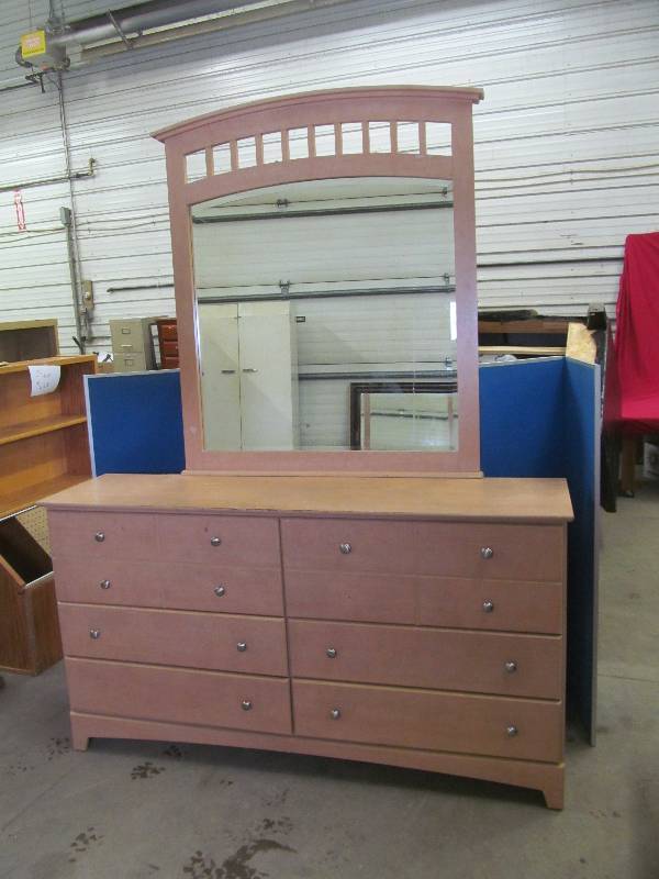 lot 211 image: dresser with mirror