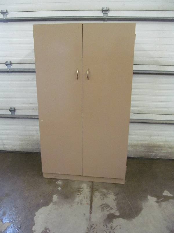lot 215 image: storage locker