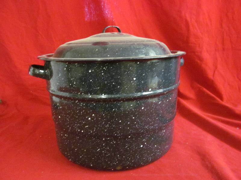 lot 217 image: canner ,rack, jars, vintage jar