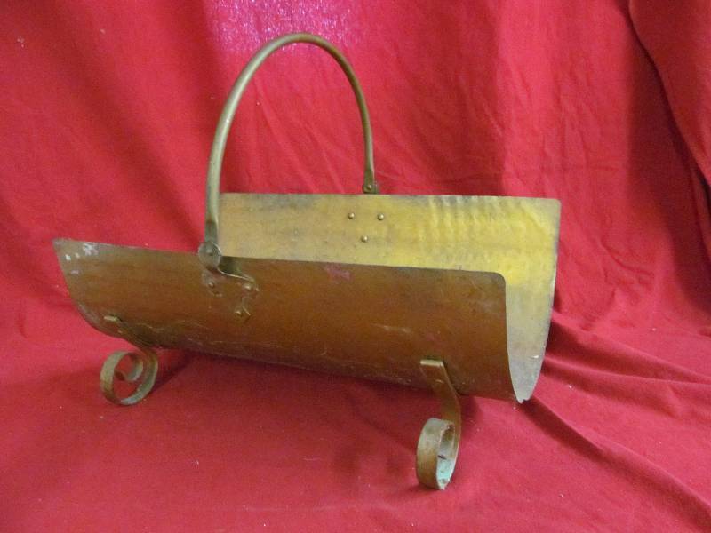 lot 219 image: vintage firewood carrier