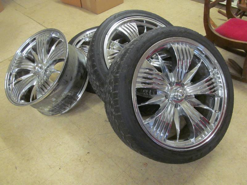 lot 43 image: Cabo Chrome wheels