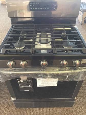 Brand New, Samsung Appliance 30 Freestanding Gas Range with 5.8 cu.