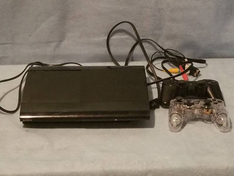 PLAYSTATION 3 WITH CONTROLLERS