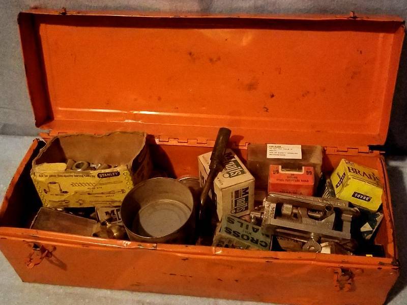 TOOLBOX WITH HARDWARE