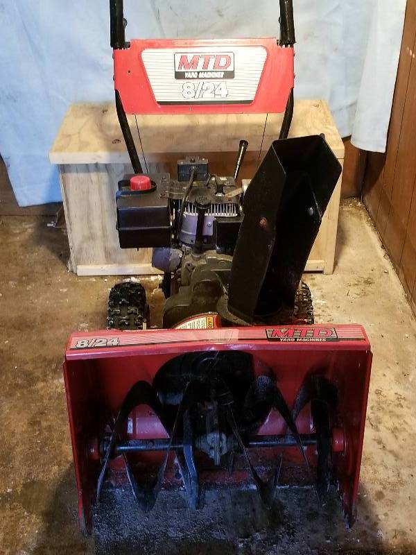 YARD MACHINES SNOW BLOWER