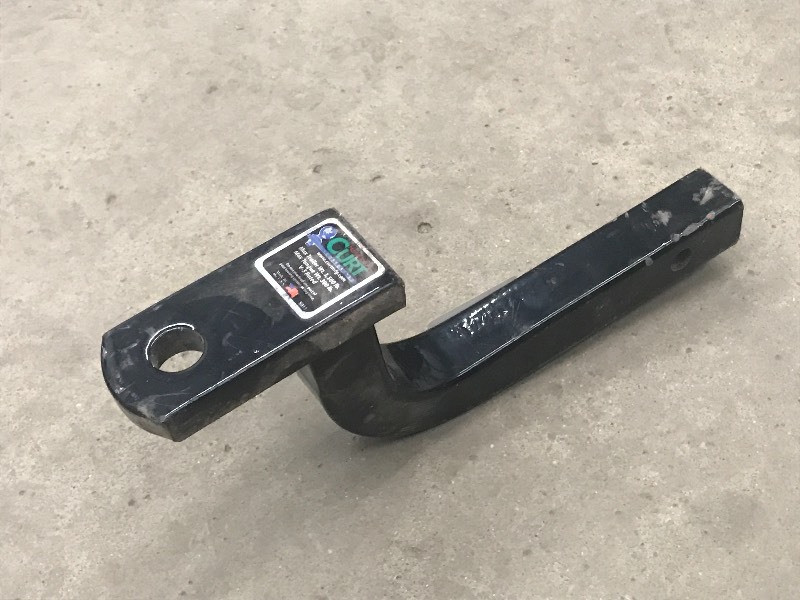 lot 10 image: Curt Tow Hitch