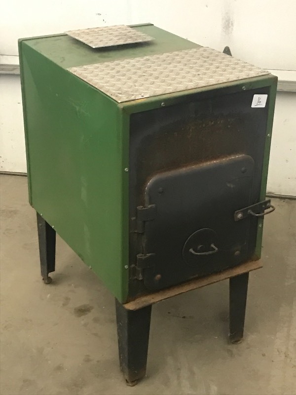 lot 16 image: Cast Iron Wood Stove