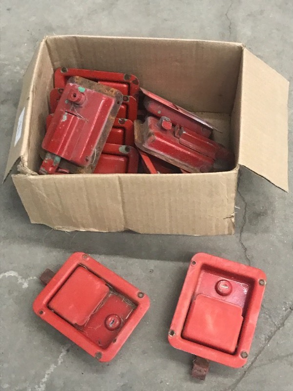 lot 21 image: (12) Paddle Latches