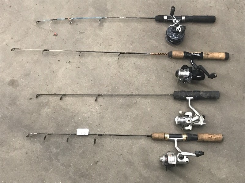 lot 27 image: (4) Ice Fishing Rods & Reels