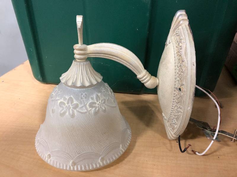 Wall sconces 5 total