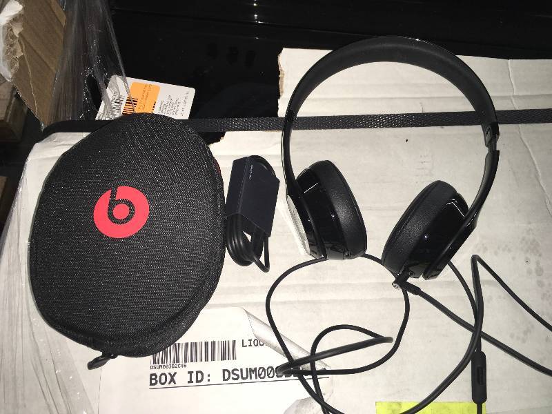 lot 403 image: BEATS HEADPHONES BLACK, MSRP $199.99