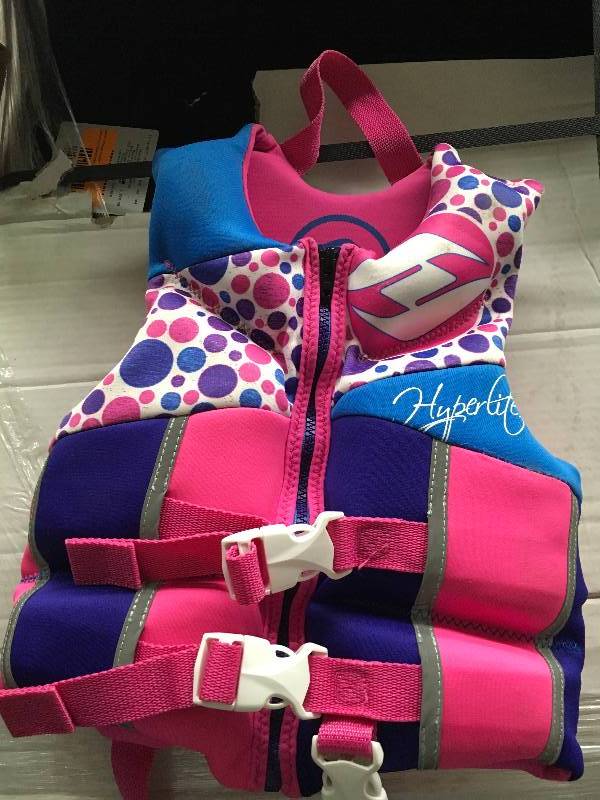 lot 417 image: HYPERLITE CHILD GIRLS LIFE VEST, MSRP $19.99
