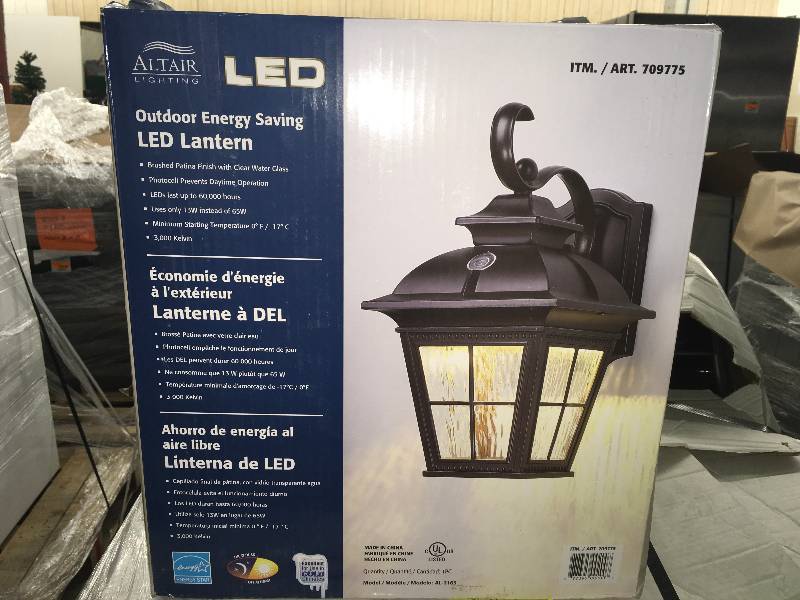 lot 407 image: ALTAIR COACH LIGHT F17, MSRP $34.99